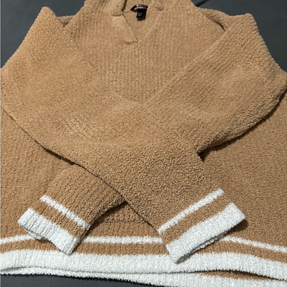 Victoria’s Secret Teddy sweater set - Picture 4 of 5